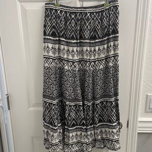 Black and White Patterned Women's Skirt
